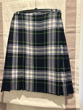 VTG Wool Gordon Highlander Tartan Plaid Kilt A-Line Midi Skirt in Navy and White